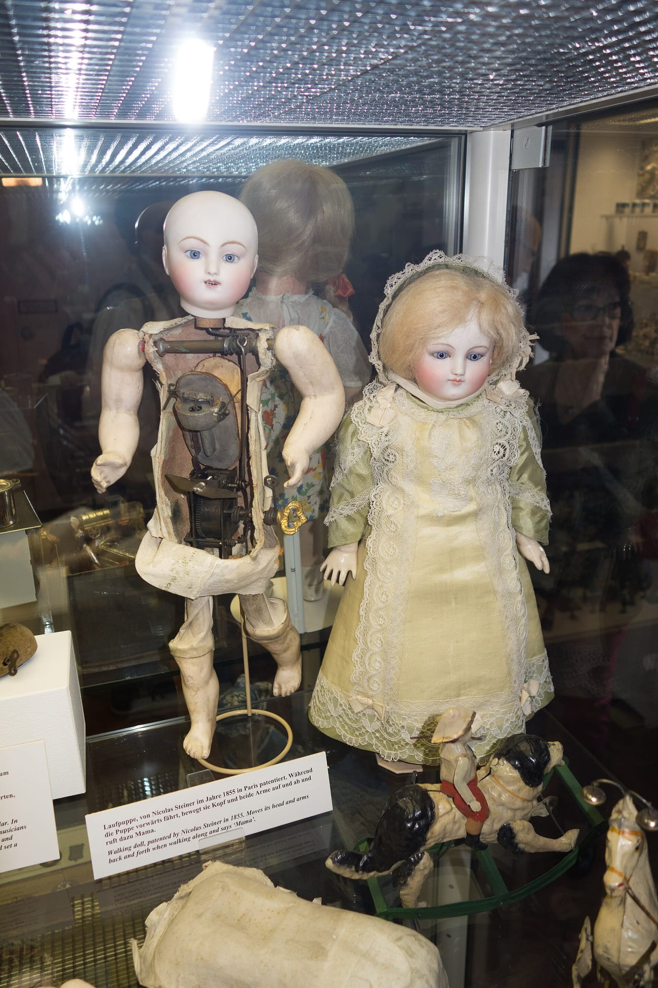 The cross-section of an antique doll, revealing the hollow body beneath the porcelain. (Thomas Quine / CC BY 2.0)