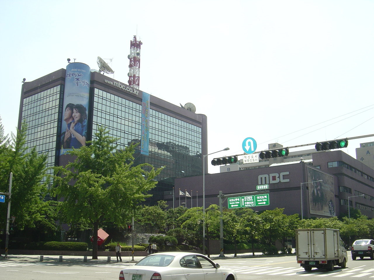 The old MBC building in Yeouido — even after the station left in 2014, the building remains where it stood.