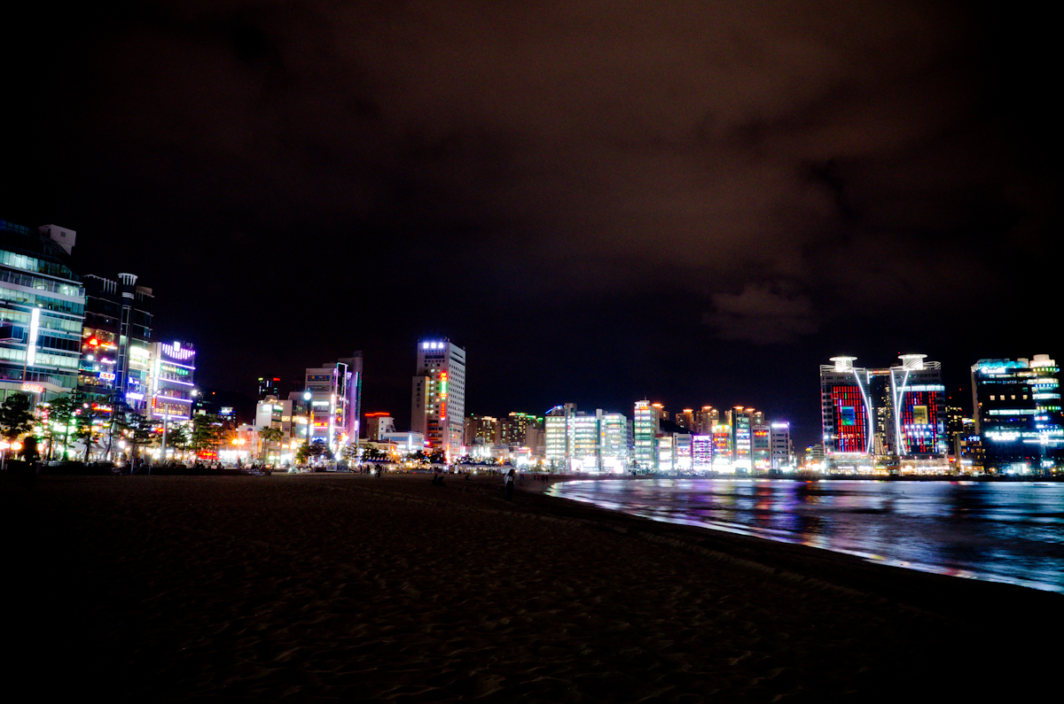 Gwangalli at night — the person who knows the answer to that night has not yet appeared.
