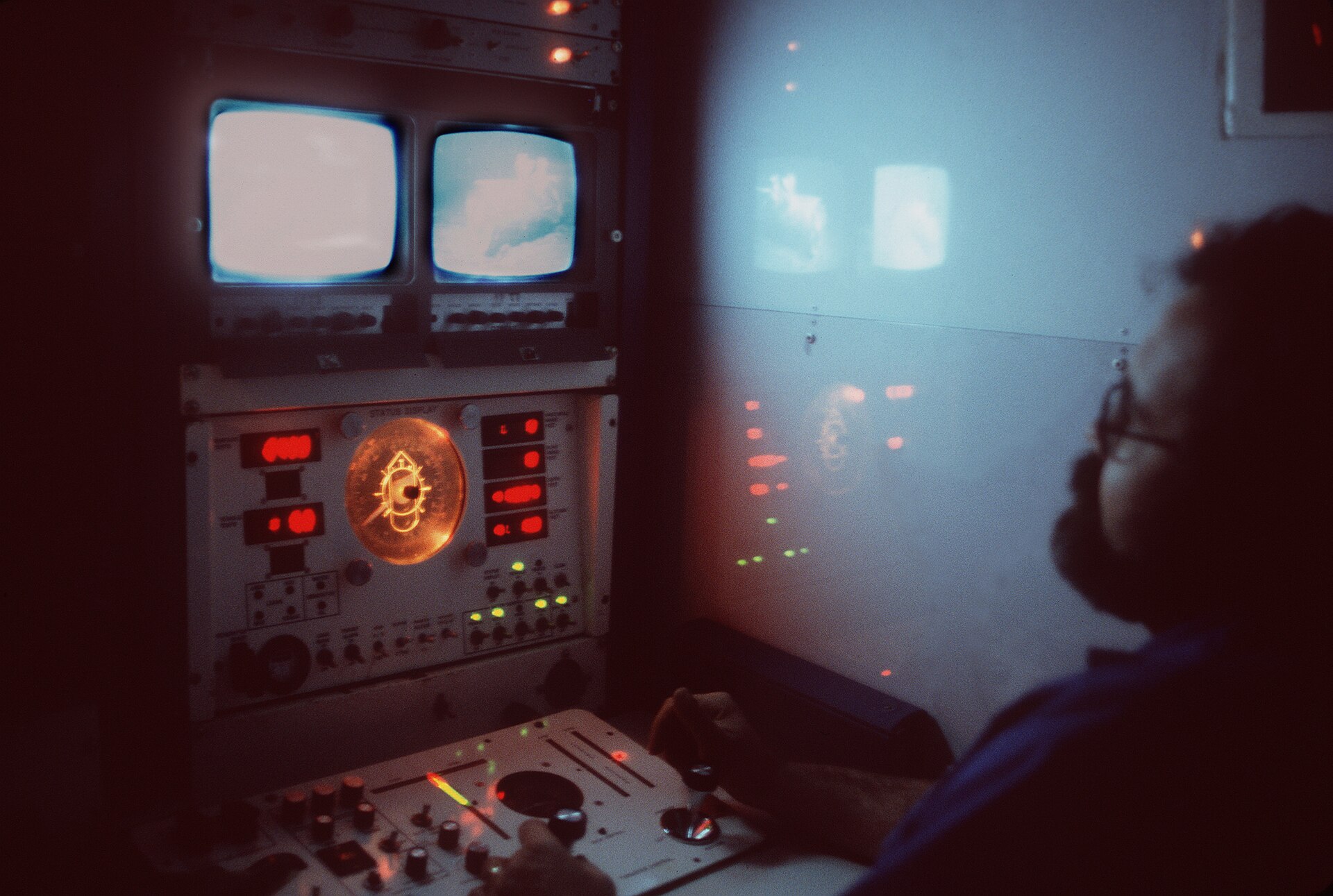 The US Navy salvage ship USNS Narragansett during the 1984 KAL 007 recovery operation
