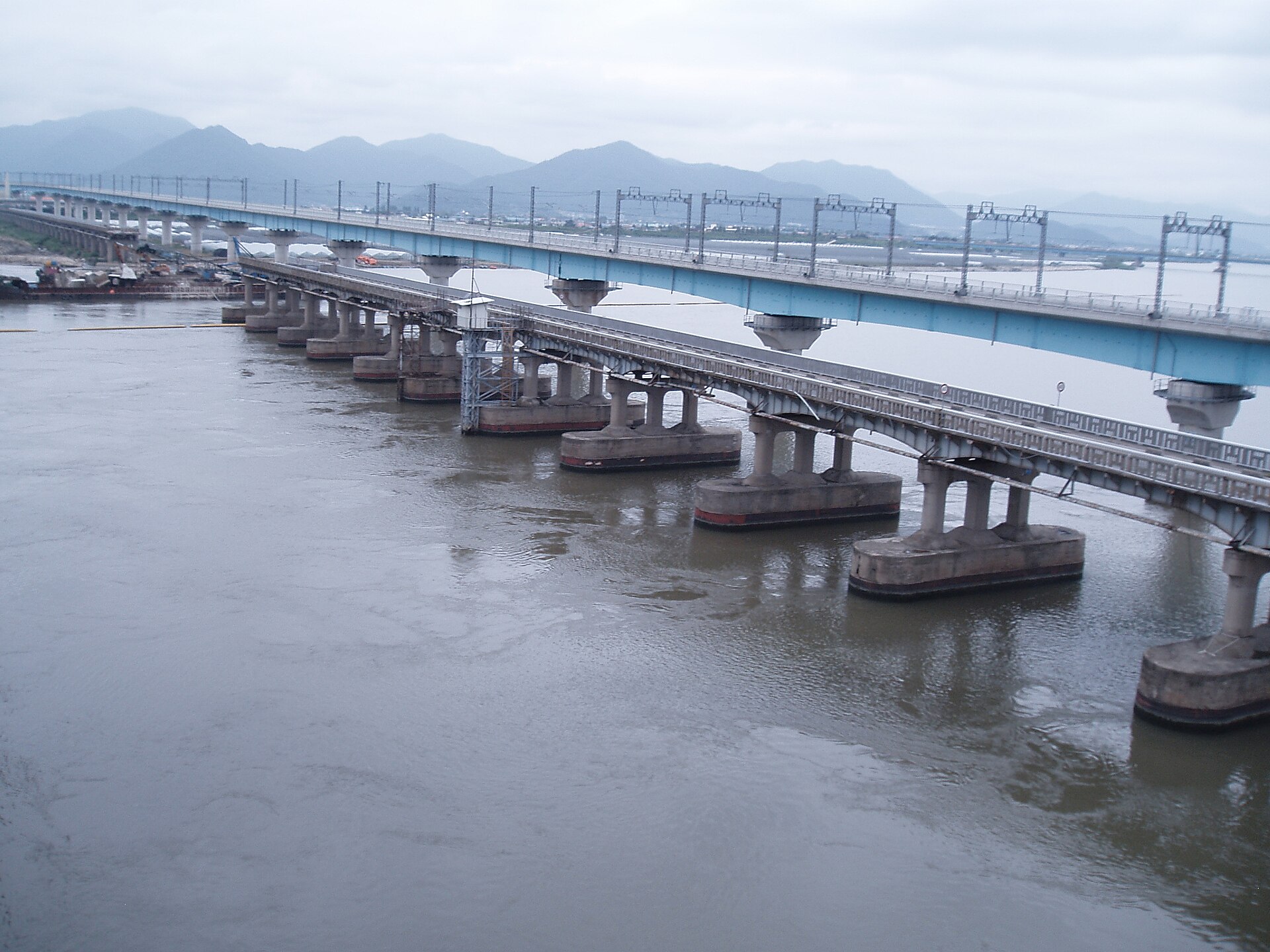 The old Gupo Bridge over the Nakdong River in Busan — a present-day view of the area near the site
