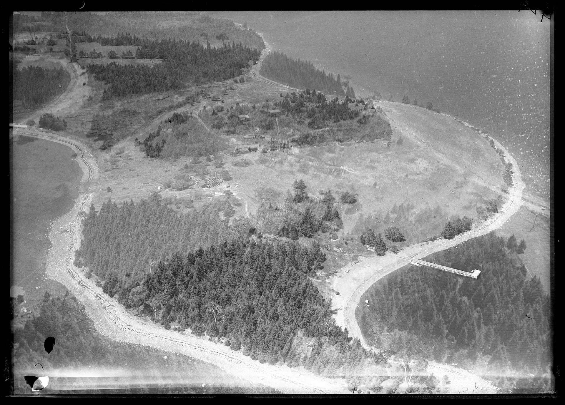 An aerial photograph of Oak Island and its wharf, taken in August 1931