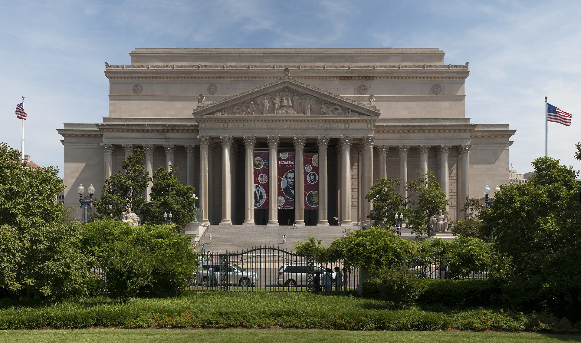 The U.S. National Archives — in 2025, a dedicated UFO records collection was created here. (Wikimedia Commons, Public Domain)