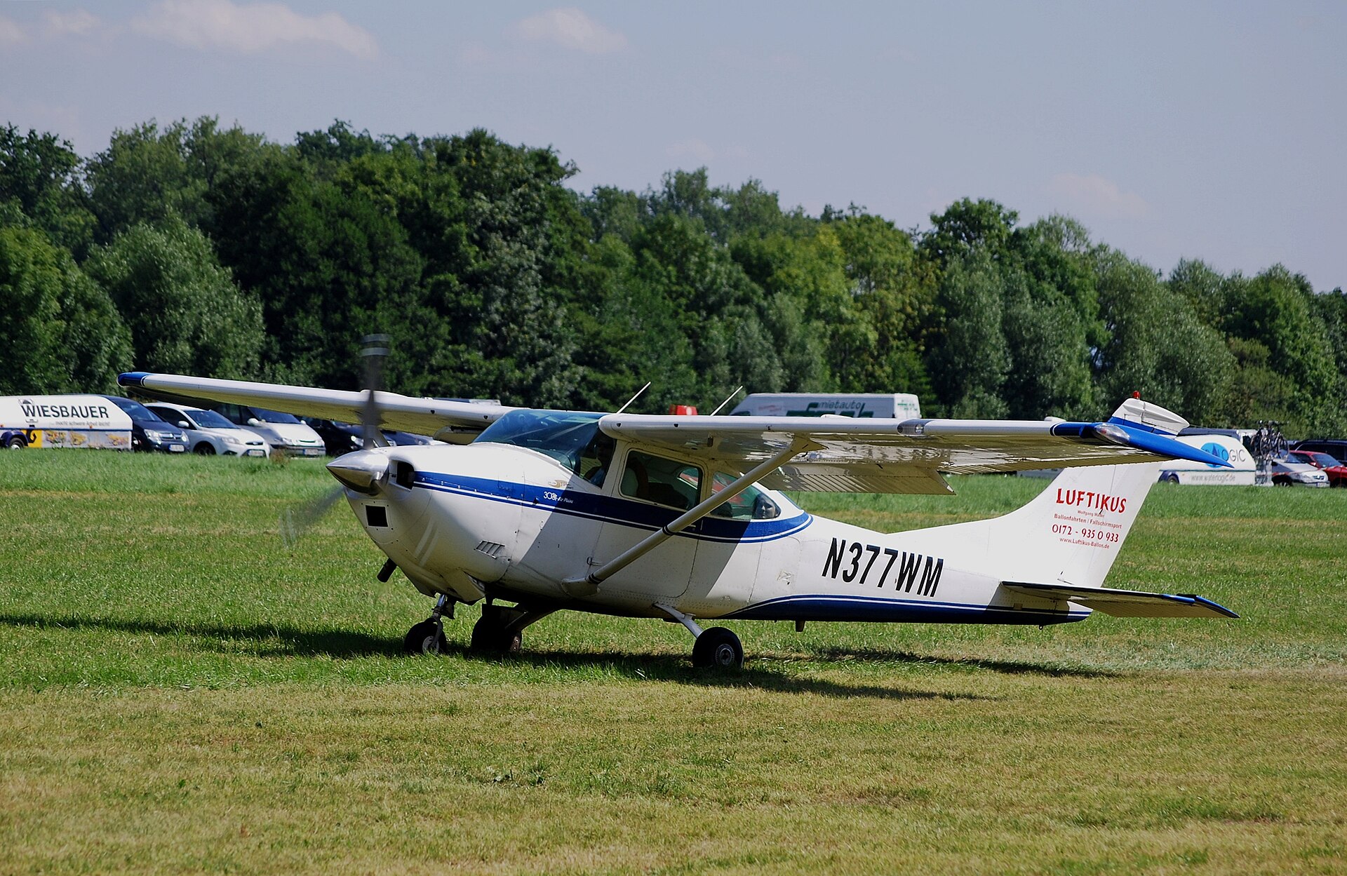 A Cessna 182 Skylane — the same model Valentich was flying, though not the missing aircraft VH-DSJ itself